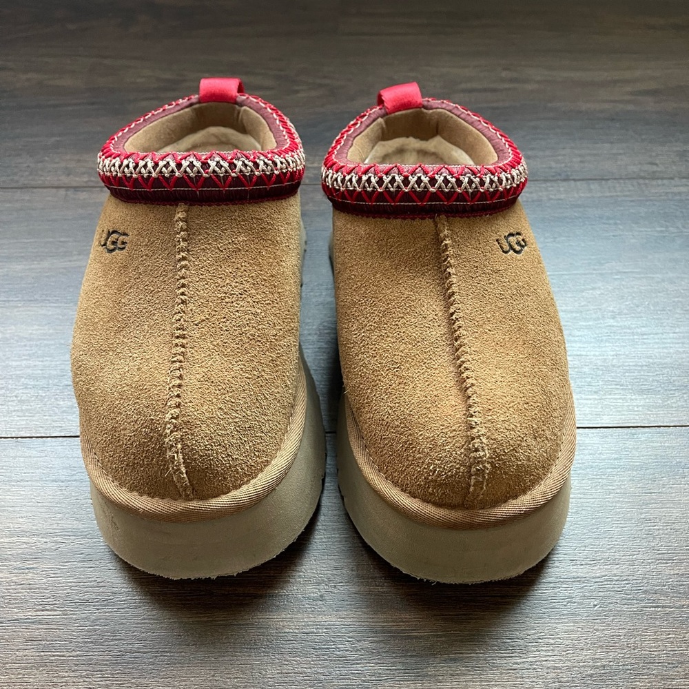 Authentic Ugg Taz platform mules chestnut color